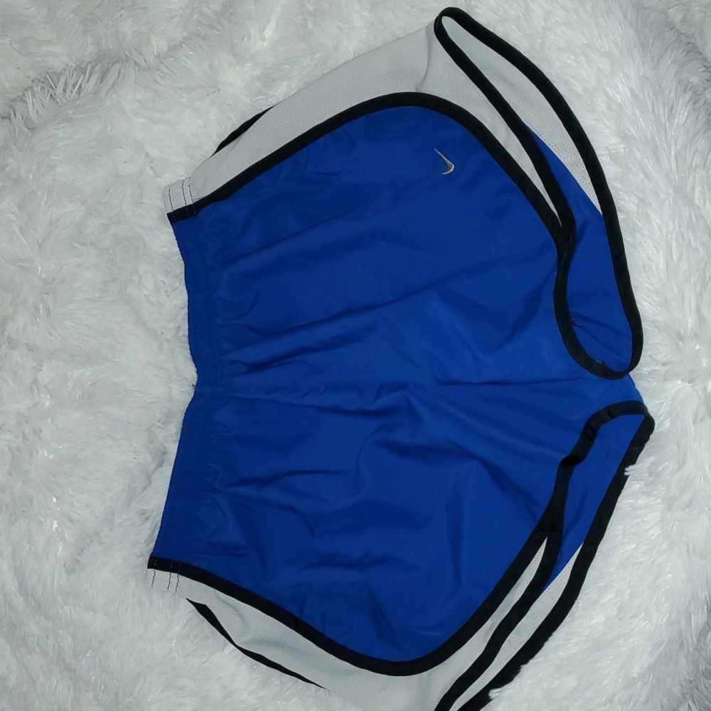 Nike Dri-Fit Women's Size Medium Pre-owned - Picture 1 of 8
